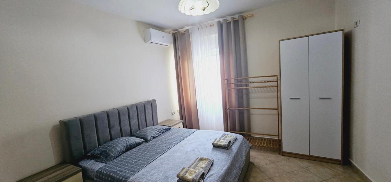 New Bazaar Side Bliss 2 Bed Room Apt With Free Garage Tirana Exterior foto