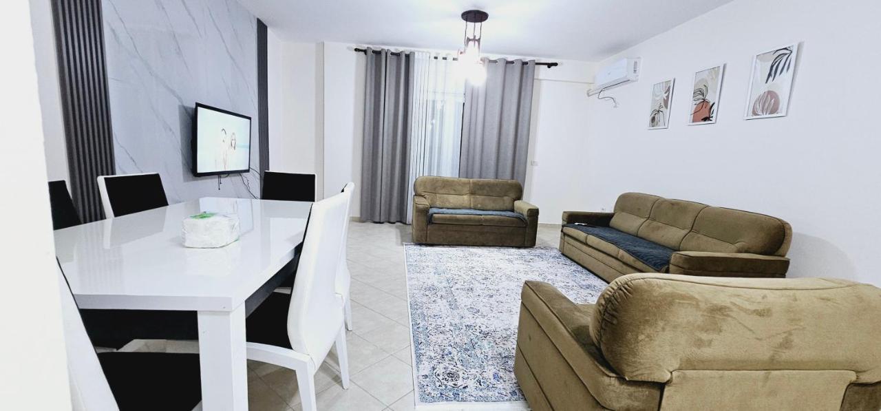 New Bazaar Side Bliss 2 Bed Room Apt With Free Garage Tirana Exterior foto